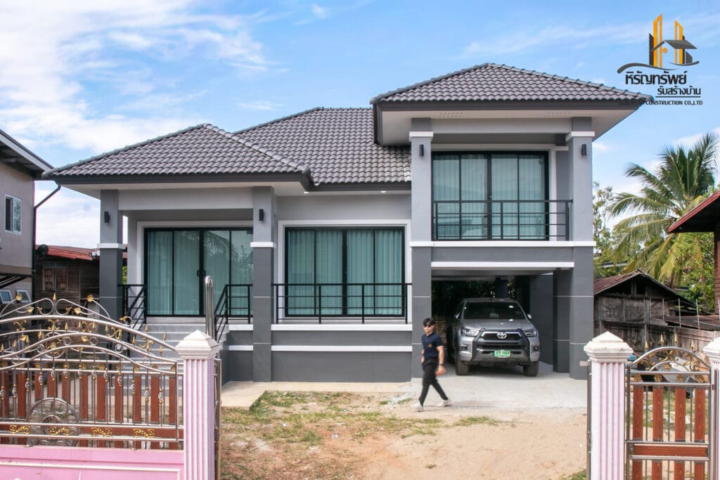 บ้านชั้นครึ่ง